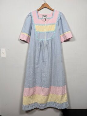 Saybury Vintage 80’s Pastel Seersucker Pastel Zip Up Robe/Housecoat, Size L